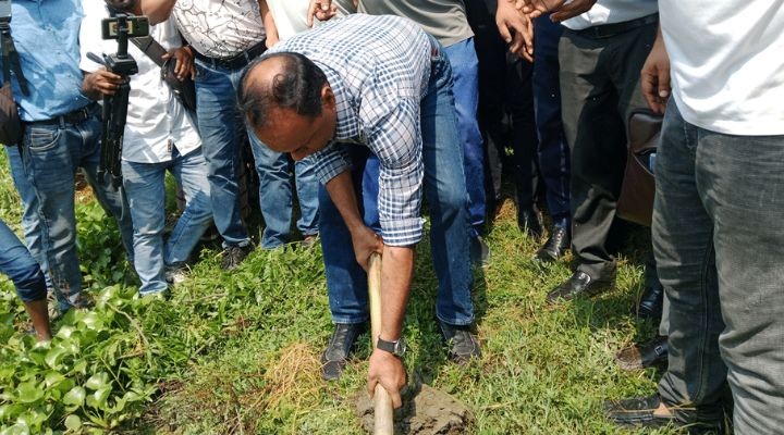 নেত্রকোণায় ৭ হাজার মিটার খাল পুনঃখননের উদ্বোধন করলেন ডেপুটি স্পিকার কায়সার কামাল